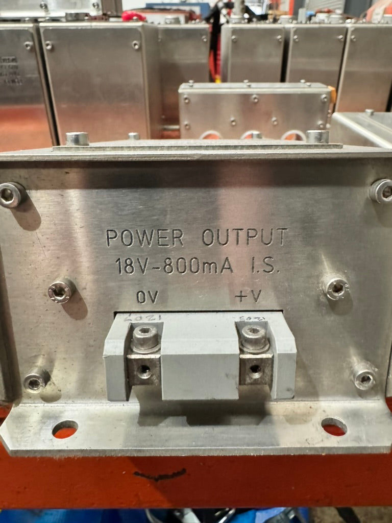 Pempek Type 33 IS Power Supply — 110V Input / 18V 800mA Output